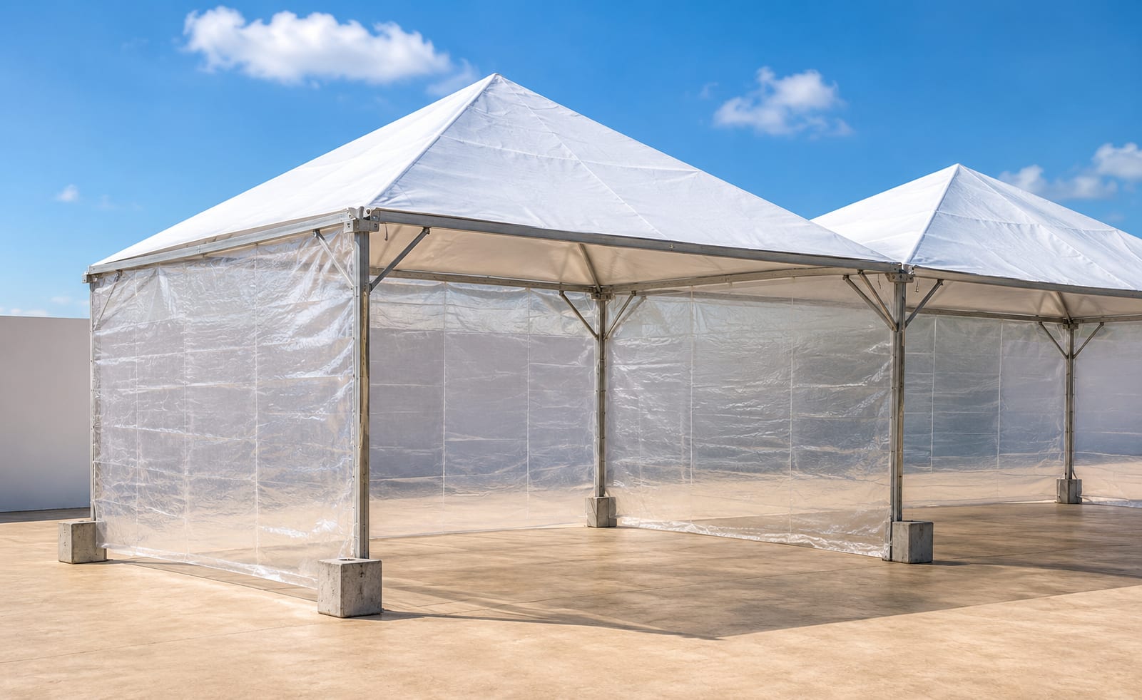 Tenda com fechamento lateral cristal